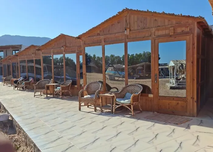 Sea View Camp *