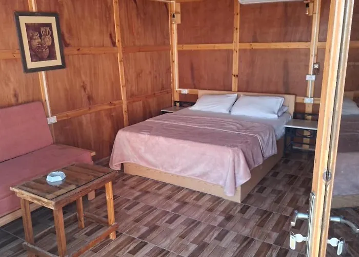 Sea View Camp *
