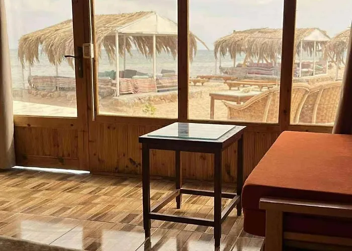Sea View Camp *